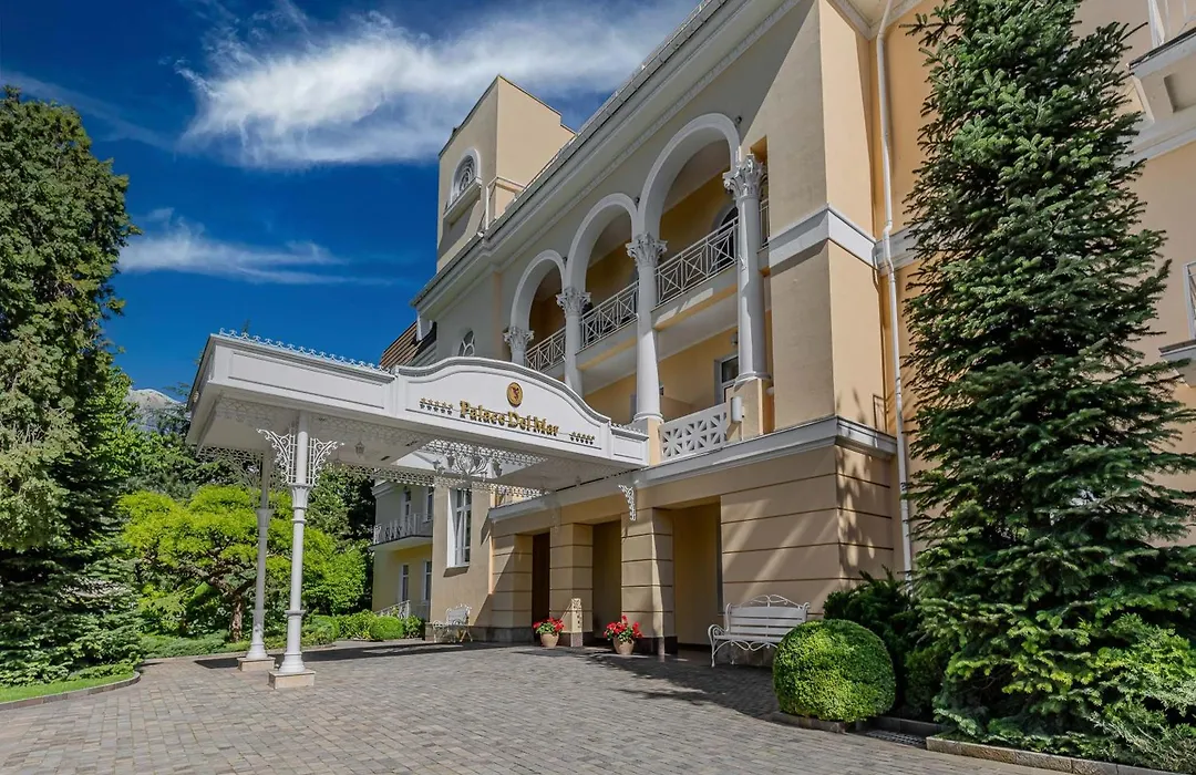 Palace Del Mar-1